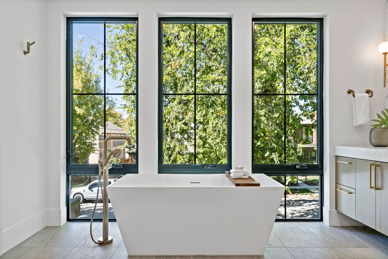 Photo 9 of 12 in The Epitome of Luxury Living in Denver's East