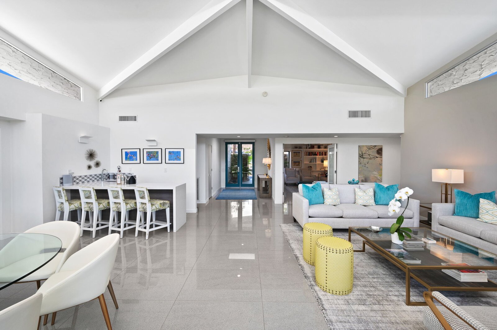 Photo 4 of 26 in Look Inside This Canyon Estates Abode in the Heart of Palm Springs by Luxury