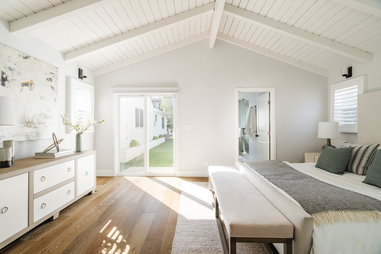 Photo 1 of 22 in Take a Look Inside This Gem in Studio City by Luxury