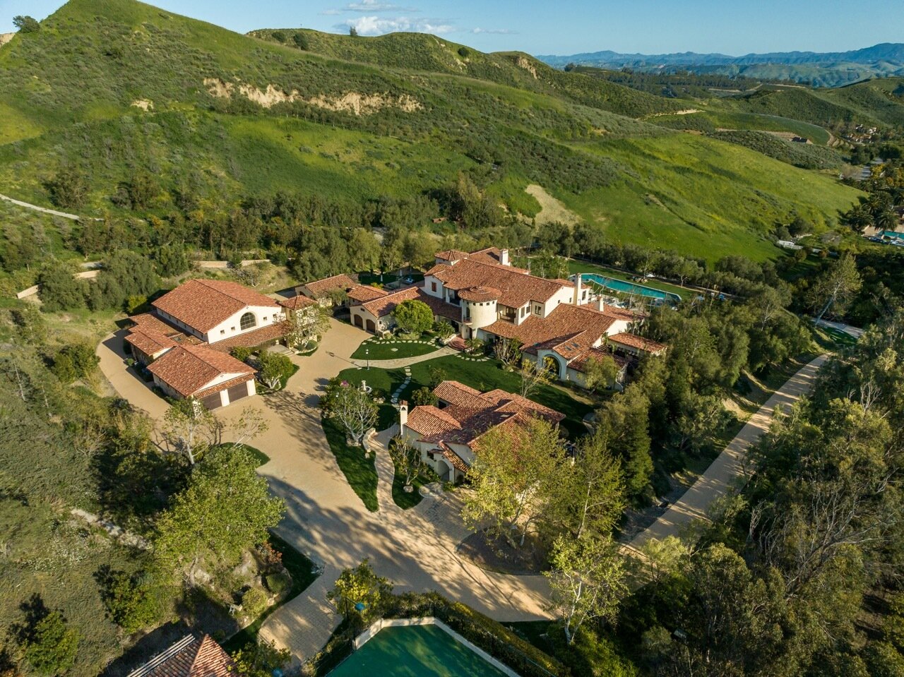 Photo 9 of 35 in A 25 Million Spanish Colonial Masterpiece on 22 Lush Acres in Somis by Luxury