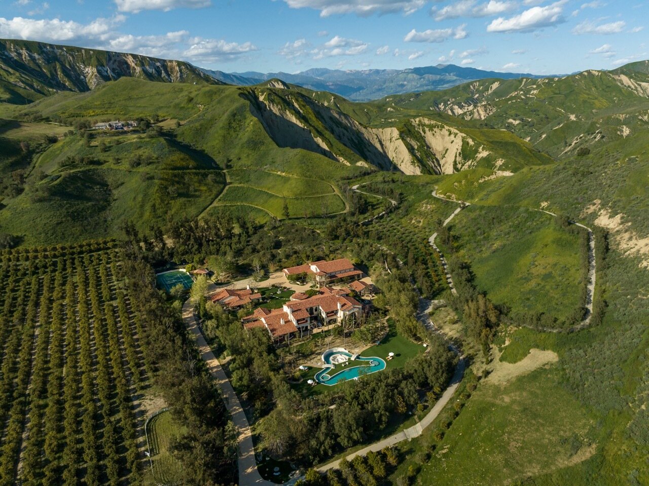 Photo 10 of 35 in A 25 Million Spanish Colonial Masterpiece on 22 Lush Acres in Somis by Luxury