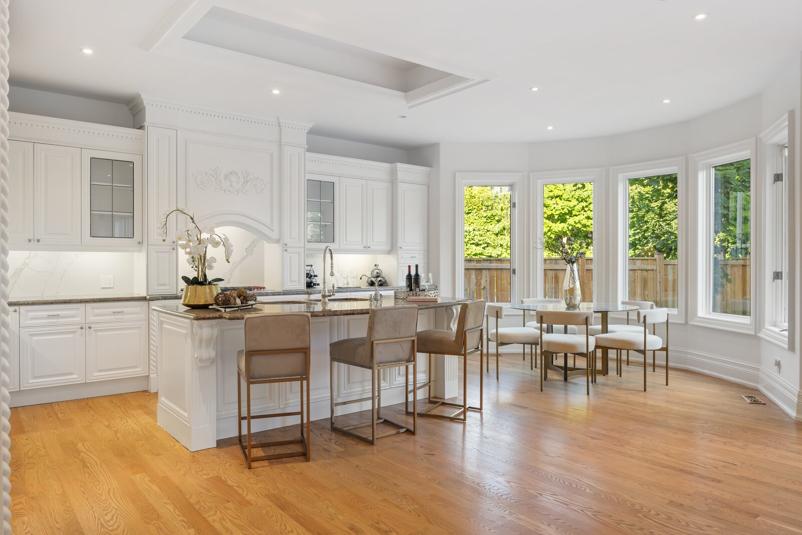 View of Photo 17 of 22 in Discover Luxury Living in Toronto Estate by Luxury ...
