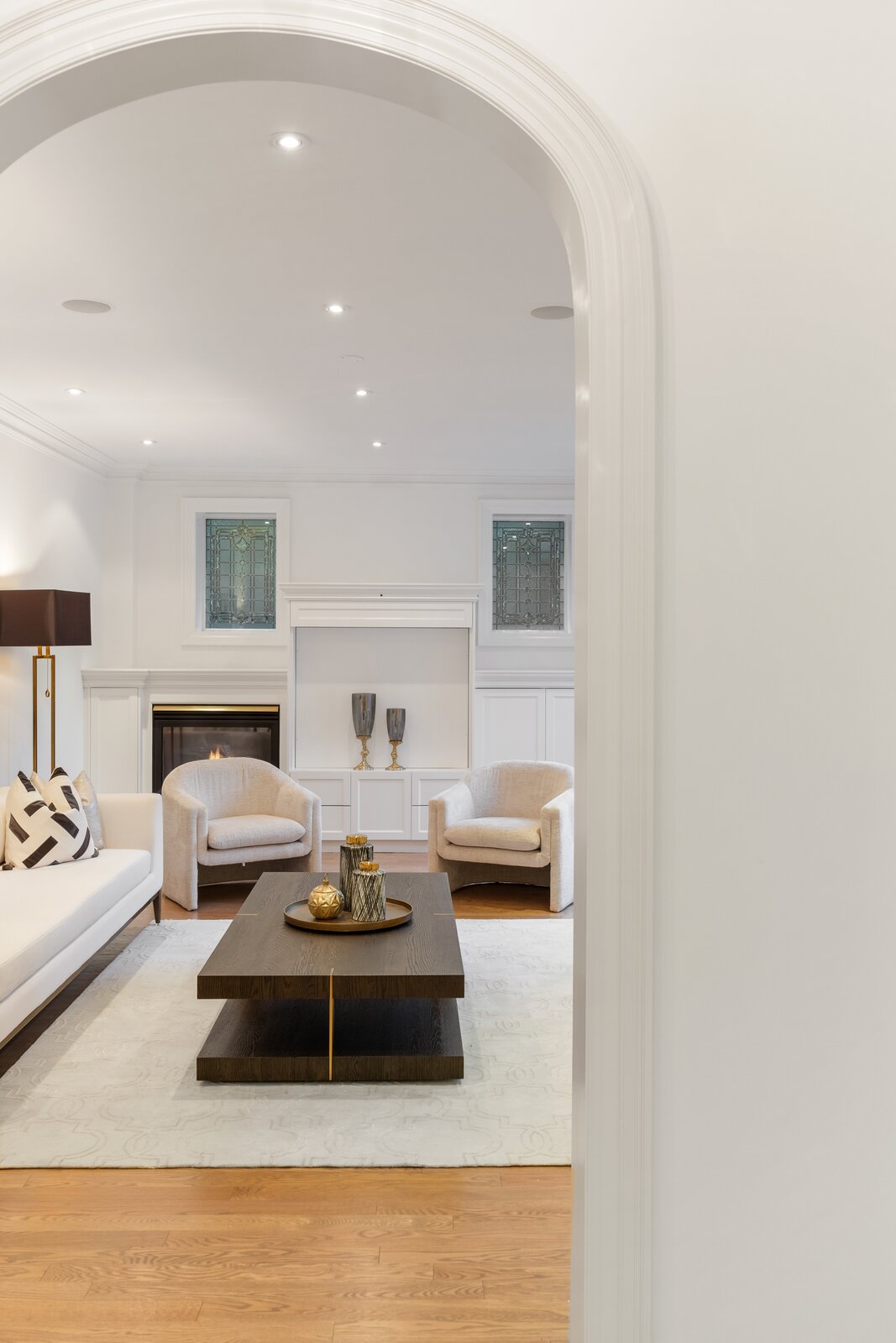 Picture of Photo 15 of 22 in Discover Luxury Living in Toronto Estate by Luxury ...