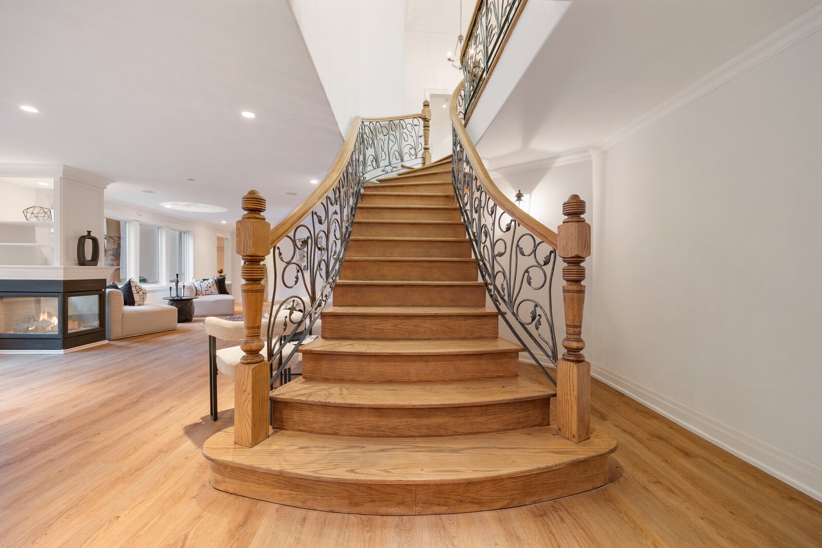 Picture of Photo 1 of 22 in Discover Luxury Living in Toronto Estate by Luxury ...