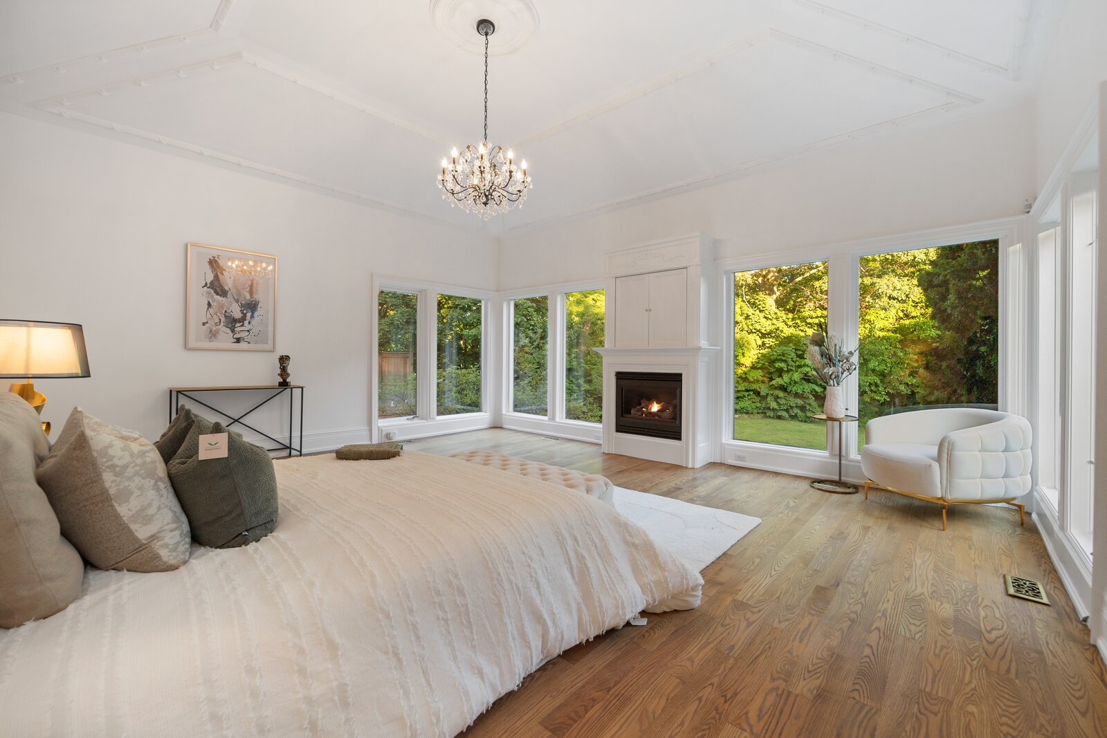 Picture of Photo 1 of 22 in Discover Luxury Living in Toronto Estate by Luxury ...