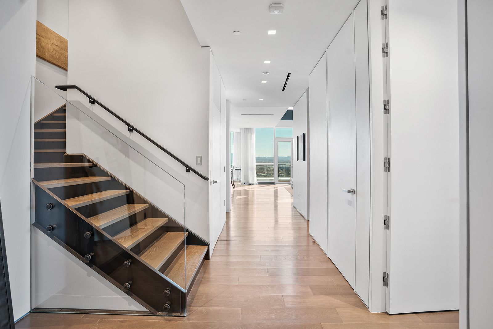 View of Photo 2 of 28 in Sky-High Luxury: Penthouse Living on the Las Vegas ...