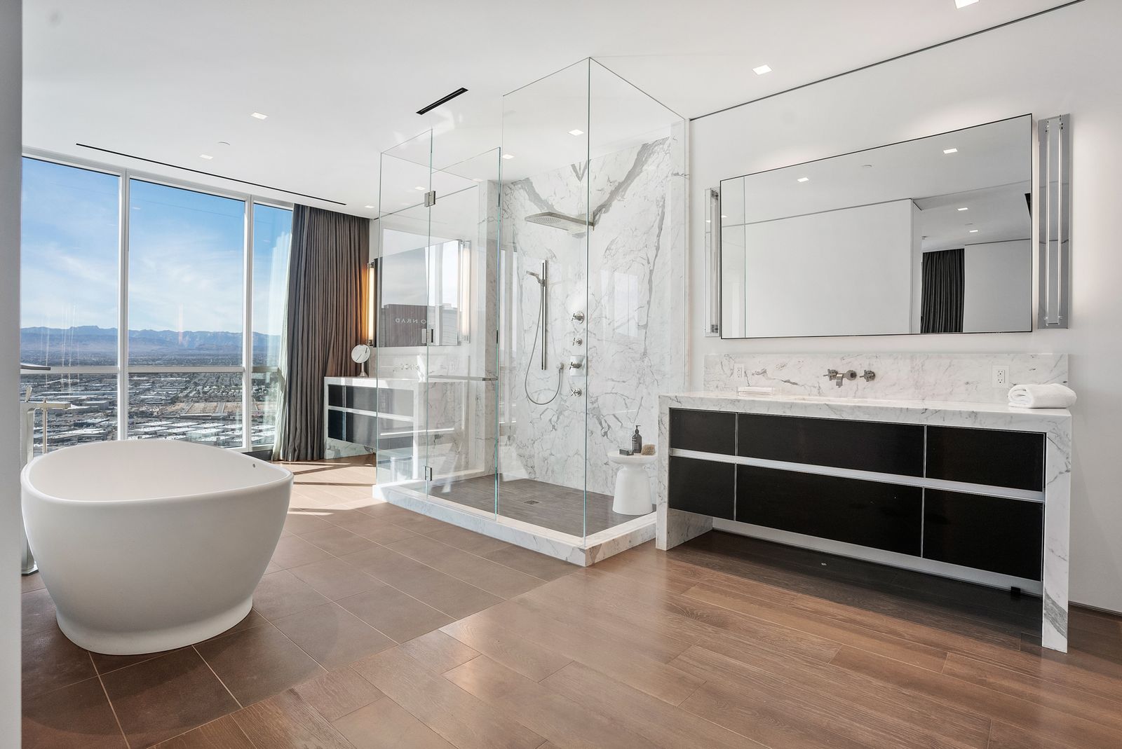 Image showcasing Photo 11 of 28 in Sky-High Luxury: Penthouse Living on the Las Vegas ...