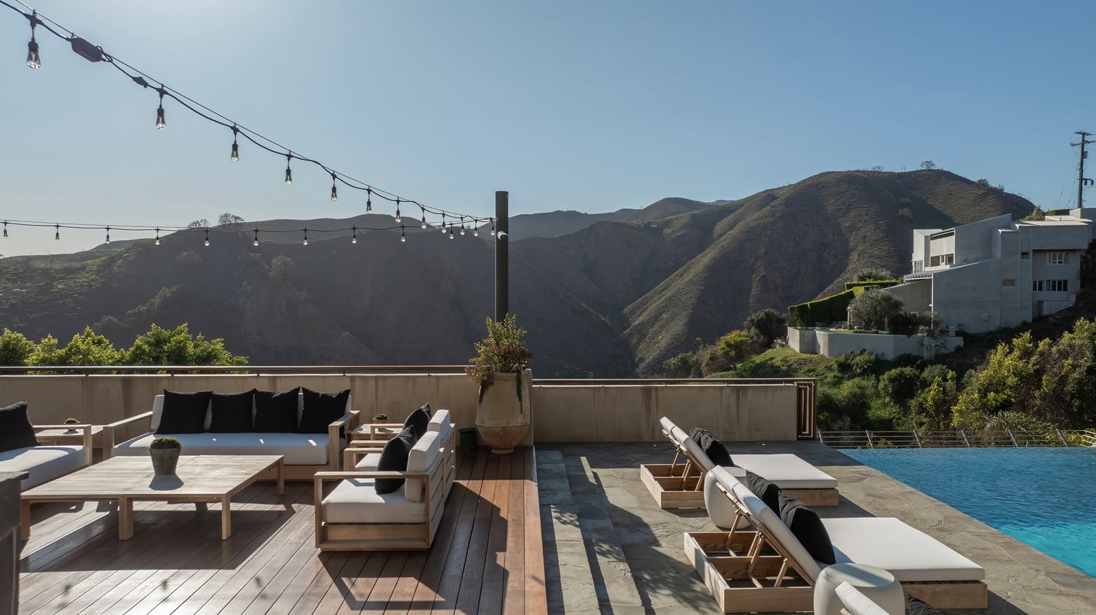 30 Resort Poolside Patio Ideas for a Vacation-Style Look - Resort-Style Living Spaces