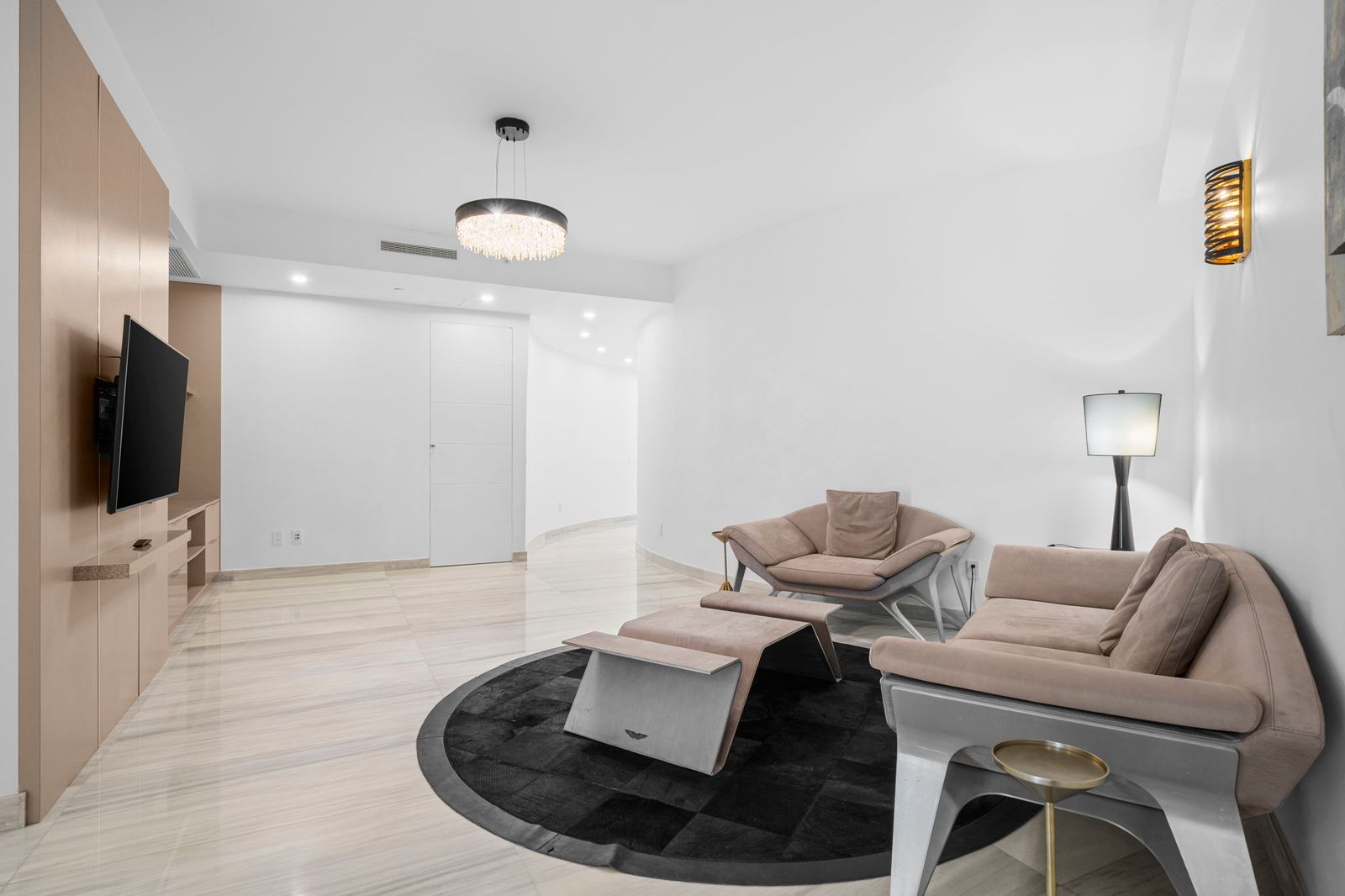 Luxury Penthouse Apartment With Private Car Elevator photo