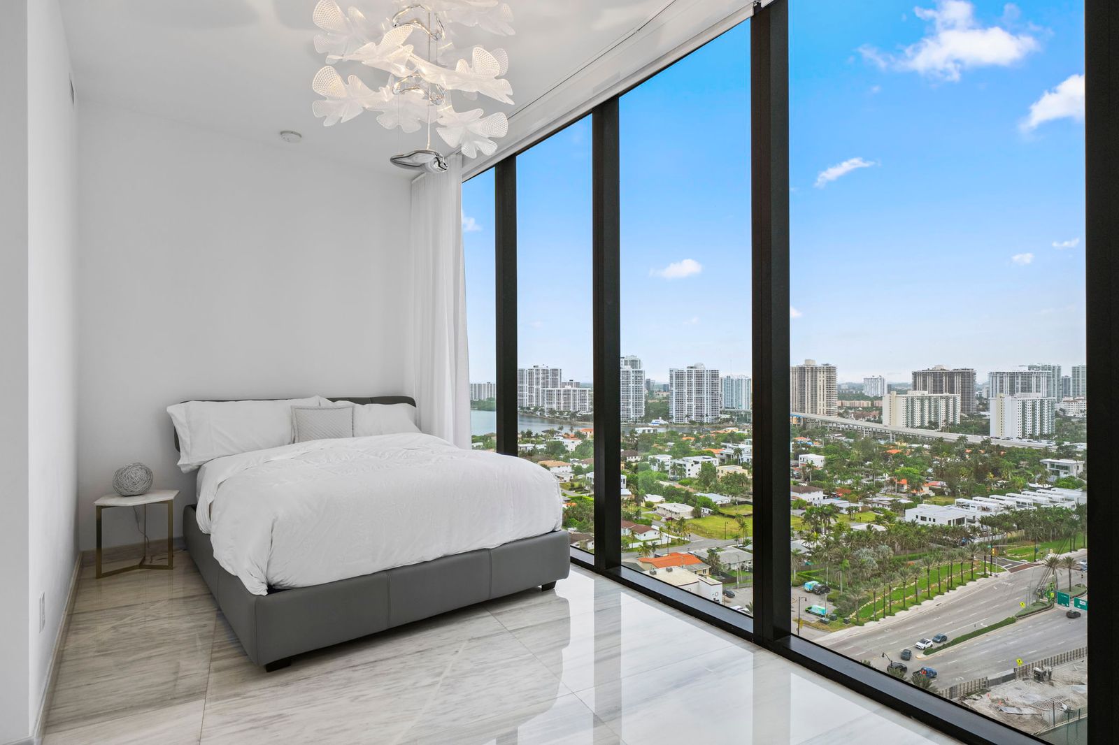 Visual Reference: Photo 14 Of 20 In Oceanfront Sky Residence With Private