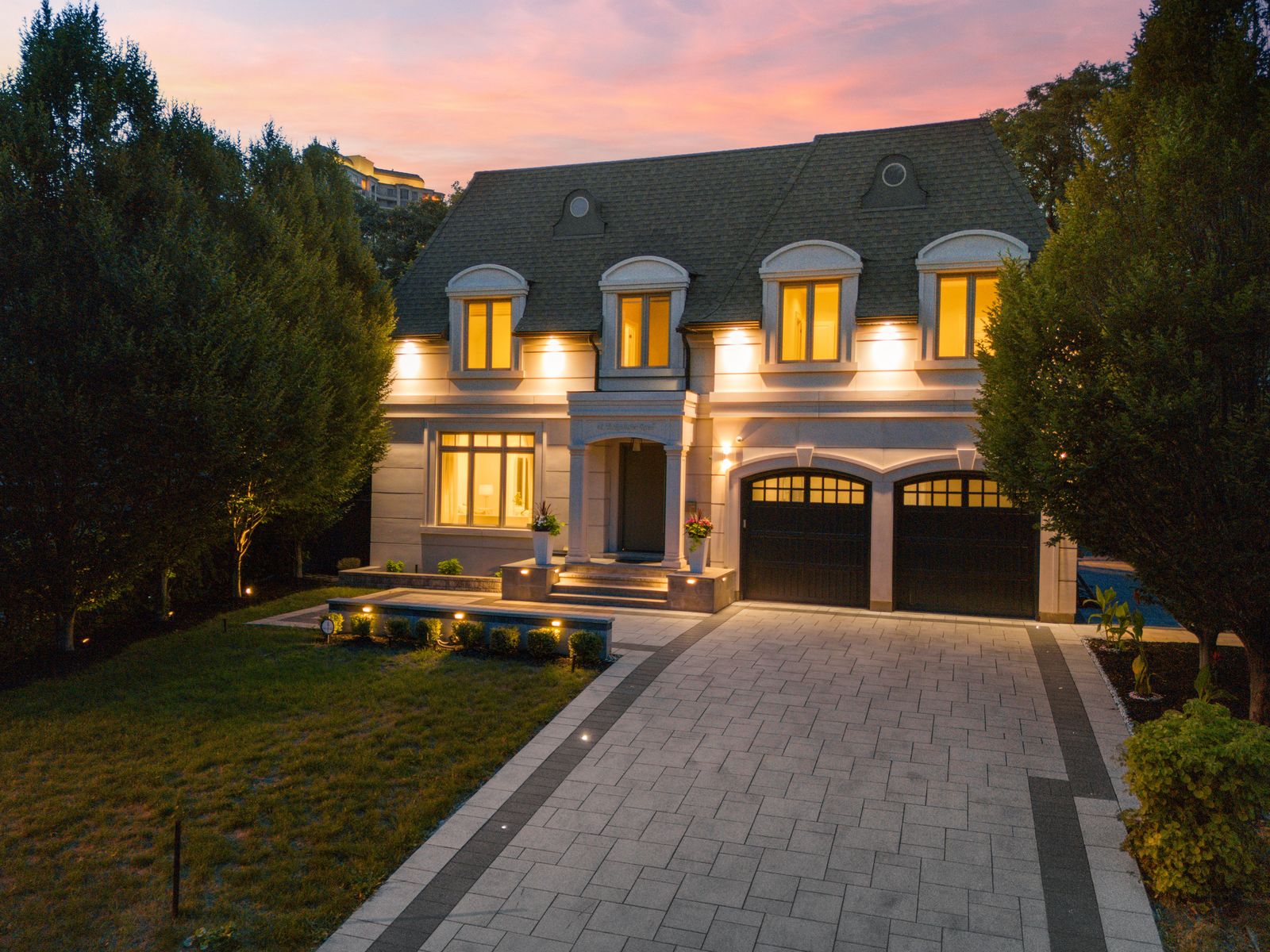 Toronto Elite High End Living photo