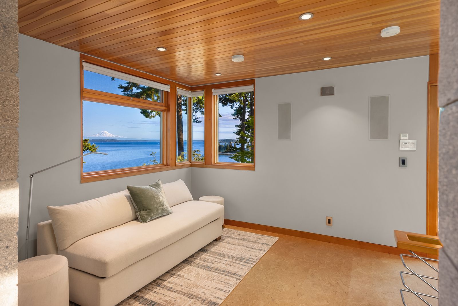 Photo 11 of 12 in A Living Work of Art on Bainbridge Island by Luxury ...