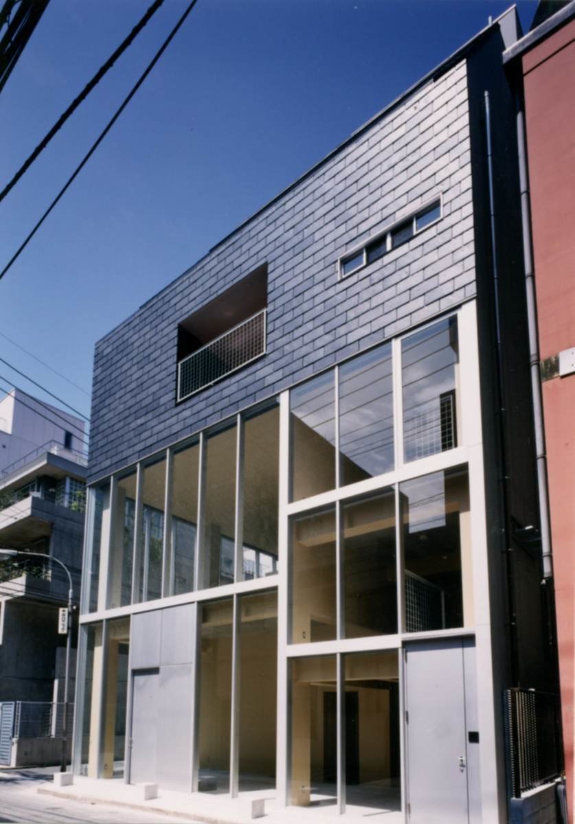 Photo 2 of 5 in House in Akasaka(Silk Building) by Nobuo Araki / The