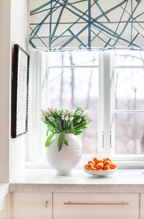 10 Effective Tips For Making the Most Out of Small Space Interiors - Photo 6 of 10 - Adding in living elements adds warmth to small spaces. 