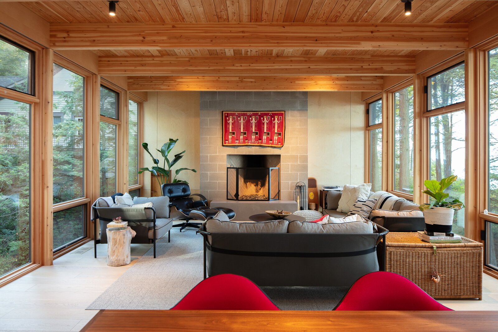 Photo 11 of 23 in Rosy Mound Retreat by Lucid Architecture - Dwell