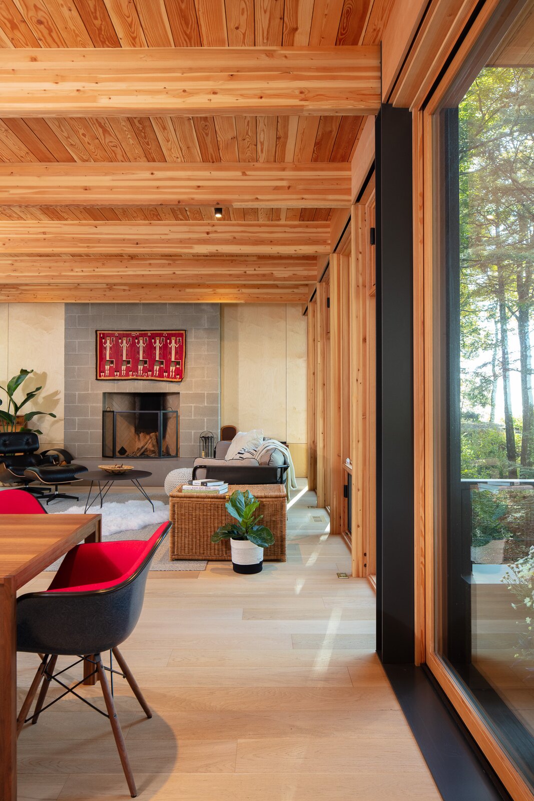 Photo 18 of 23 in Rosy Mound Retreat by Lucid Architecture - Dwell