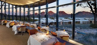 This Modern Tasmanian Resort Reflects the Natural Forms Surrounding It - Photo 5 of 9 -