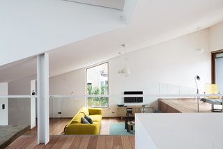 A Compact Home That Literally Pops Up From the Grass - Photo 8 of 11 -