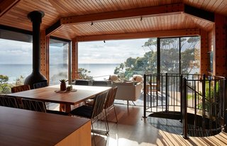 A Great Ocean Road Shack With a View Gets a Sustainable Update - Photo 3 of 11 -