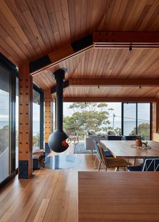 A Great Ocean Road Shack With a View Gets a Sustainable Update - Photo 8 of 11 -