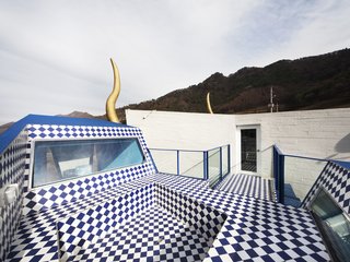 A Wacky Rock 'n' Roll Wonderland in the South Korean Countryside - Photo 4 of 10 -