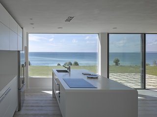 An Architect's Big “Little Cottage” That You Can Rent on the South Coast of Cornwall - Photo 5 of 10 -