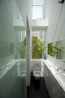 This Modern Home in Singapore Is a Living Urban Jungle - Photo 12 of 12 -