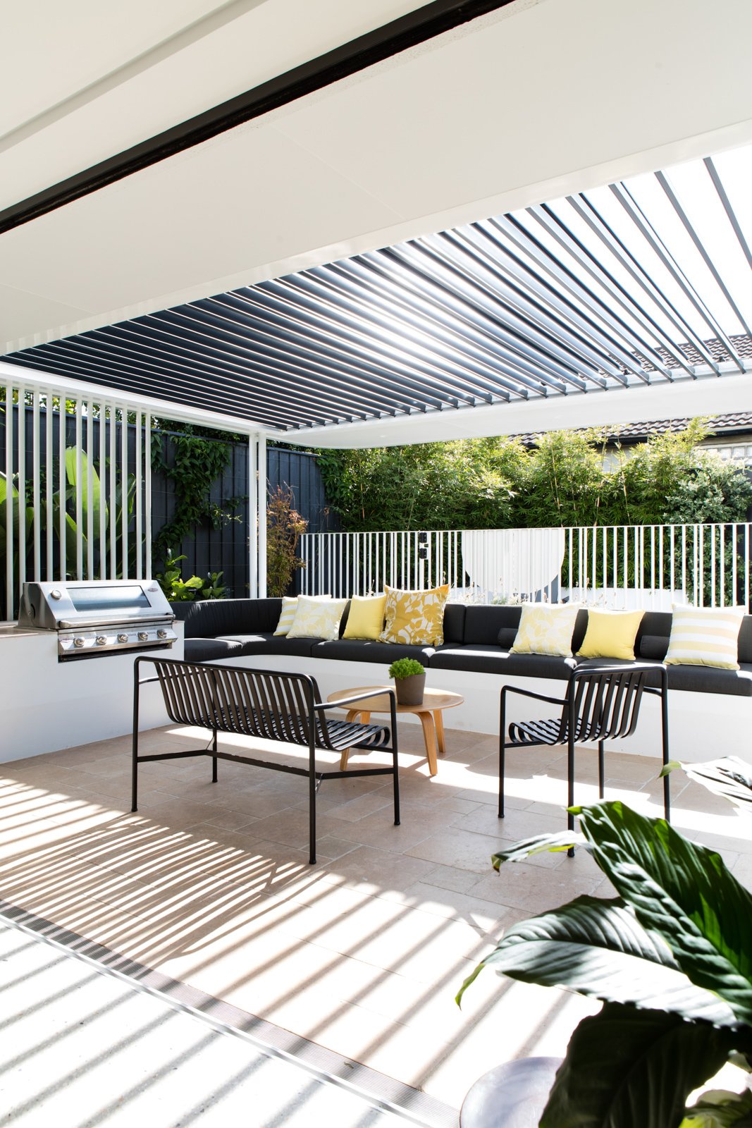 photo 4 of 11 in a heritage art deco house in australia gets a
