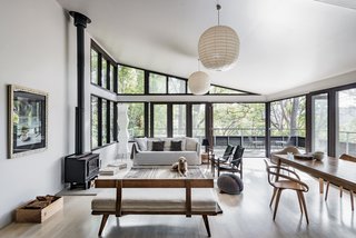 Stay in a Riverside Vacation Home That Embraces the Australian Bush - Photo 1 of 12 -