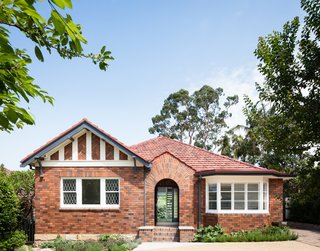 This 1930s Bungalow in Sydney Was Preserved in the Front and Updated in the Back - Photo 1 of 12 -