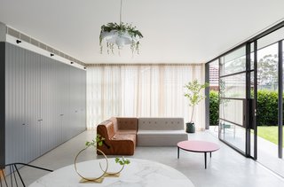 This 1930s Bungalow in Sydney Was Preserved in the Front and Updated in the Back - Photo 3 of 12 -