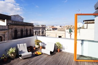 You Can Rent This Small Sicilian Apartment For $94 a Night - Photo 1 of 8 -