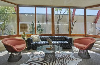 Escape to a John Lautner Micro-Resort in the Californian Desert - Photo 11 of 12 -
