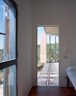 Stay in a Minimalist Villa in the Sicilian Countryside, Complete With Sea Views - Photo 9 of 11 -