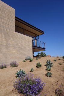 Take Your Next Vacation in a Midcentury Home in the Santa Monica Mountains - Photo 11 of 12 -