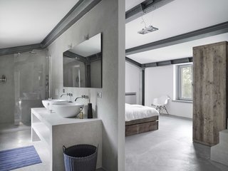 Stay in a Modern, Industrial Home That’s Hidden Inside a Traditional Tuscan Villa - Photo 7 of 10 -