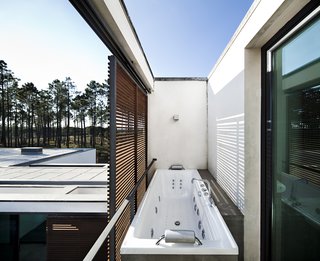 Escape to a Light-Filled, Beach-Meets-Forest Retreat in Portugal - Photo 11 of 14 -