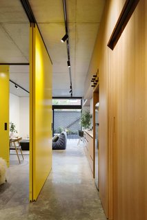 What Looks Like a Single Dwelling in Melbourne Actually Holds Six Walk-Up Apartments - Photo 8 of 14 -