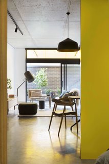 What Looks Like a Single Dwelling in Melbourne Actually Holds Six Walk-Up Apartments - Photo 13 of 14 -