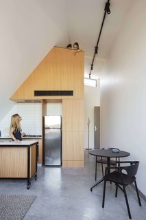 What Looks Like a Single Dwelling in Melbourne Actually Holds Six Walk-Up Apartments - Photo 14 of 14 -