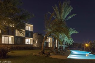 A New Hotel in Morelos Combines Local Mexican Elements With Brutalist Architecture - Photo 11 of 11 -
