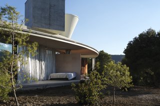 Stay in a Solar-Powered, Ring-Shaped Vacation Home in the Spanish Countryside - Photo 3 of 8 -
