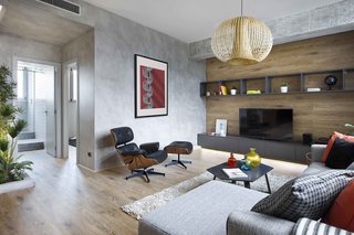 In This Compact Barcelona Apartment, Space Is Maximized With Smart Material Choices - Photo 6 of 10 -