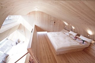 Stay in a Tiny Shingled Cabin in Austria That Resembles a Bird-Like UFO - Photo 5 of 11 -