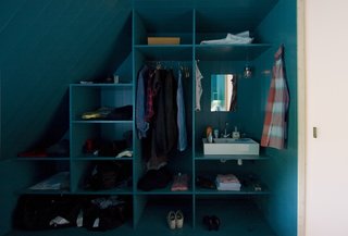 Stay in a Renovated, Sea-Inspired Frisian Apartment in a Former Hay Storage Barn - Photo 9 of 18 -