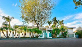 Actor Brendan Fraser’s Former Beverly Hills Home Is For Sale For $4.25 Million - Photo 1 of 12 -