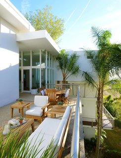 Actor Brendan Fraser’s Former Beverly Hills Home Is For Sale For $4.25 Million - Photo 12 of 12 -
