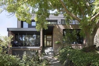 A Remodel Turns a Dark and Choppy House in Melbourne Into a Bright, Flexible Family Home - Photo 3 of 16 -