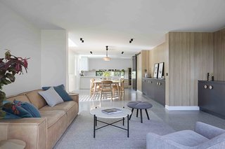 A Remodel Turns a Dark and Choppy House in Melbourne Into a Bright, Flexible Family Home - Photo 5 of 16 -