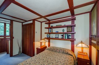 The Frank Lloyd Wright-Designed Louis Penfield House in Ohio Is For Sale For $1.3M - Photo 10 of 16 -